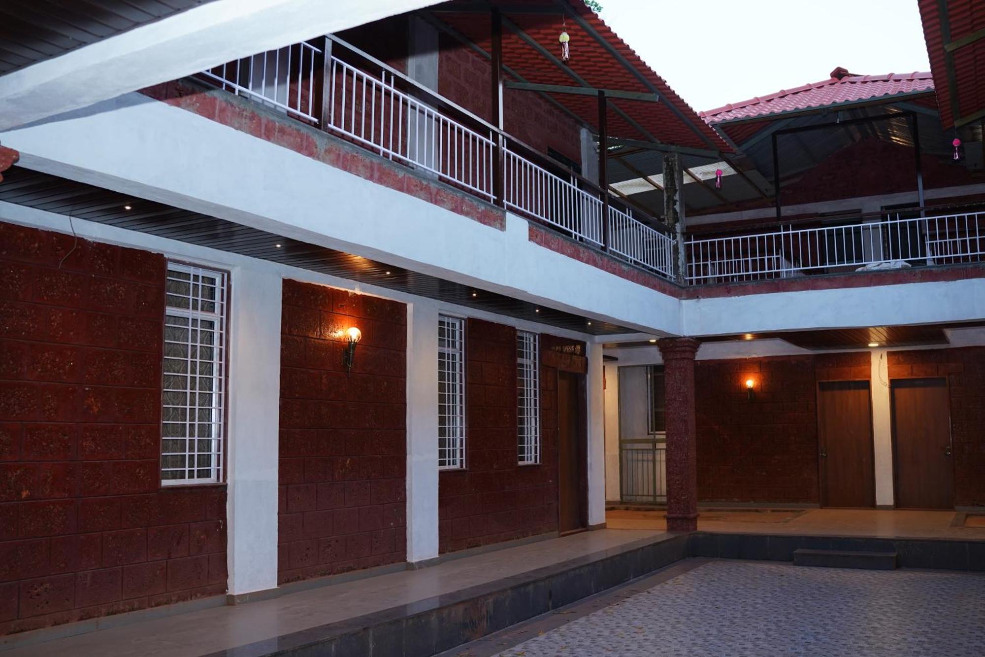Vanvarsha Resort Chandoli Экстерьер фото